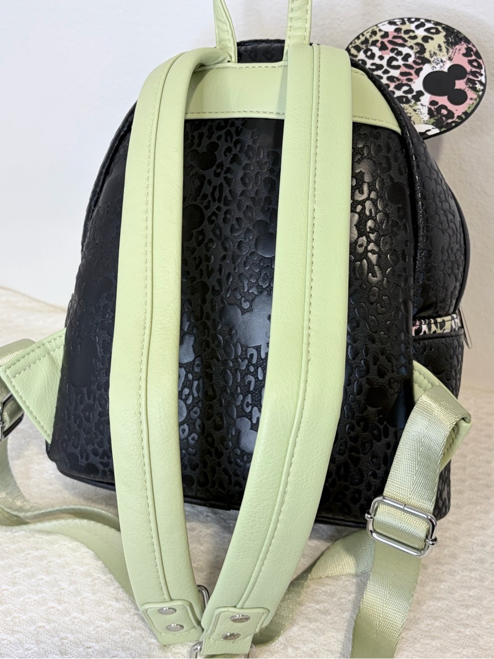 Disney x Loungefly Minnie Mouse Safari Mini Backpack - Picture 9 of 13